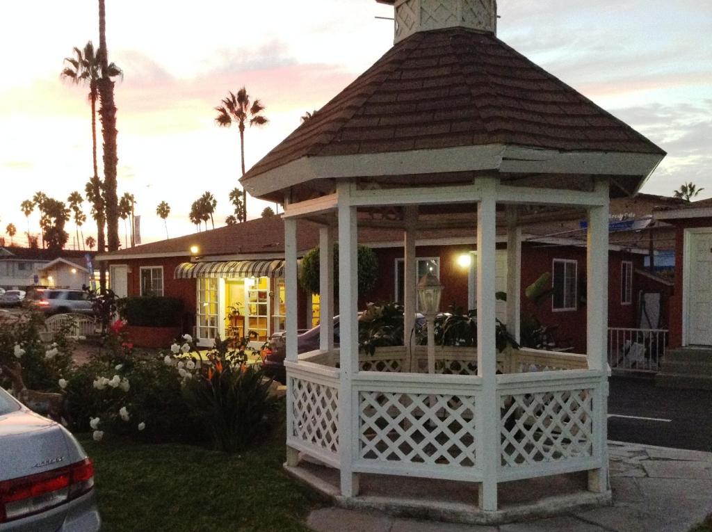 Oceanside Inn & Suites Exterior foto